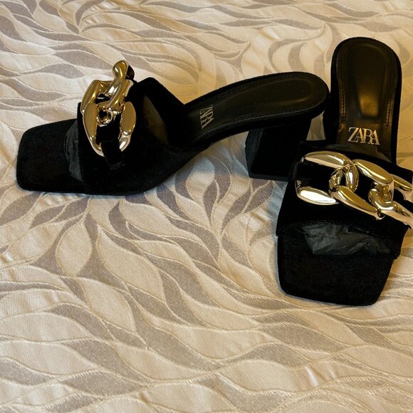 ZARA Black Velvet Chain Heeled Mules | Gold Chunky Chain | Size 37 - Picture 2 of 6